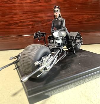 Amazon.co.jp: キャットウーマン & バットポッド ホットトイズ 1